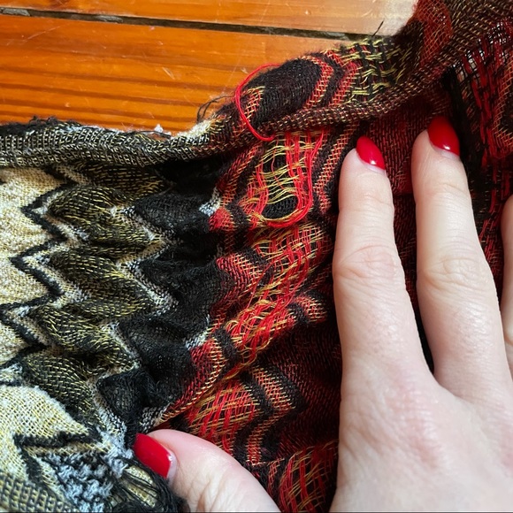 Knit pattern scarf - Picture 7 of 7